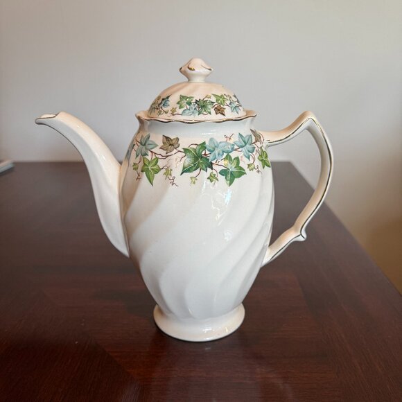 Johnson Bros English Coffee Pot - Ivy Pattern - Picture 2 of 6